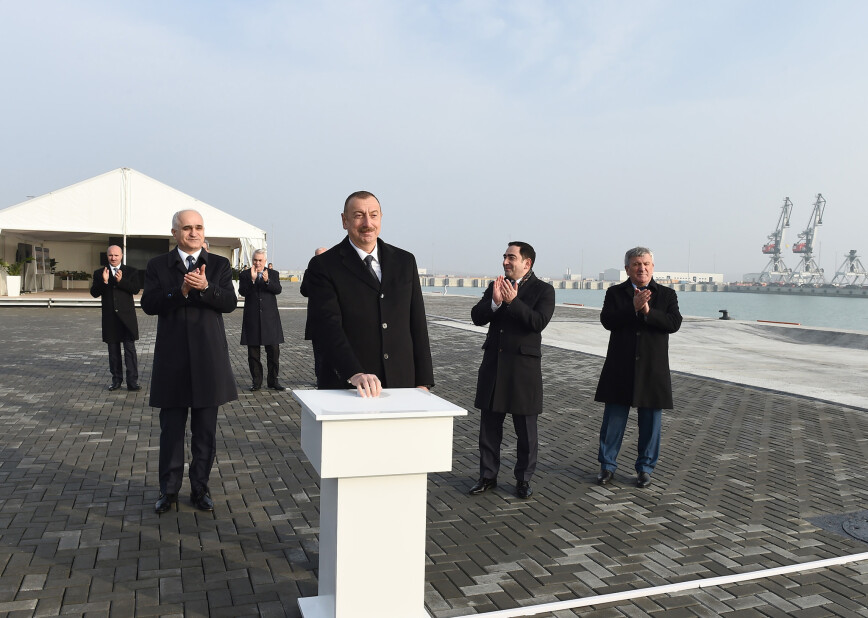 Prezident İlham Əliyev Bakı Beynəlxalq Dəniz Ticarət Limanı kompleksində Ro-Ro terminalının açılışında iştirak edib   
