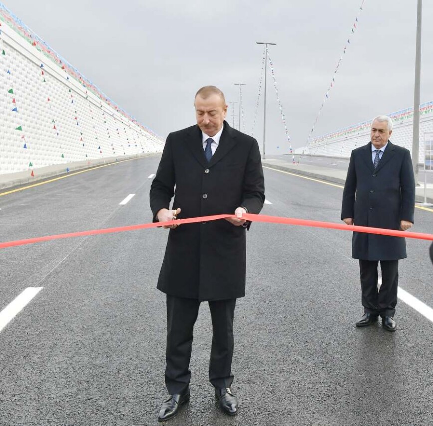 Prezident İlham Əliyev Pirşağıda avtomobil tunelinin açılışında iştirak edib.